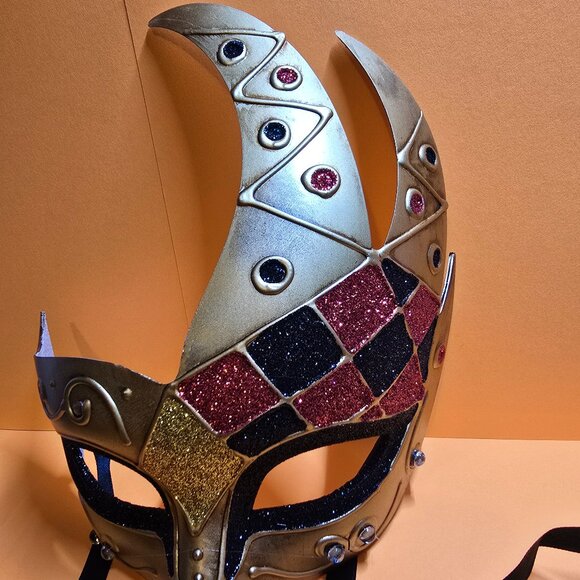 The Checkered Phantom Gold or Silver - Picture 2 of 12